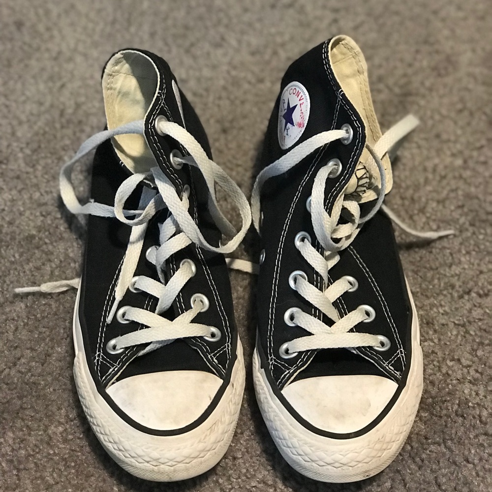 Black Converse all-star